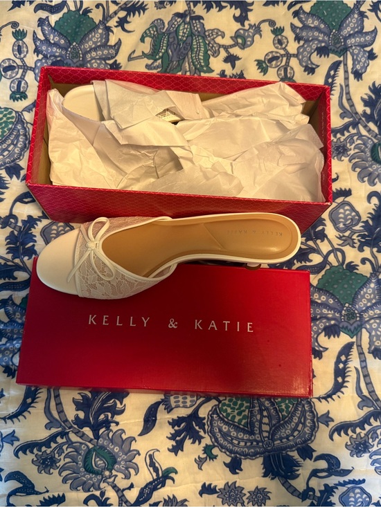 Kelly & Katie Shoes - Kelly & Katie White Lace Slip-On Bow Mule Kitten Heel